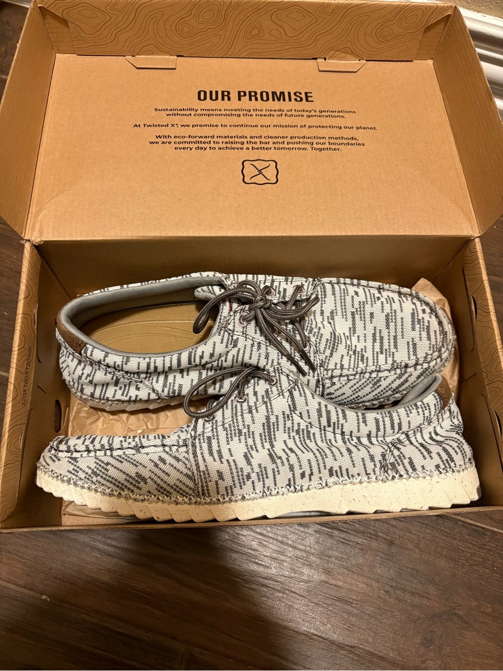 Twisted X Men’s Knit Slip-On Loafers in White and Gray